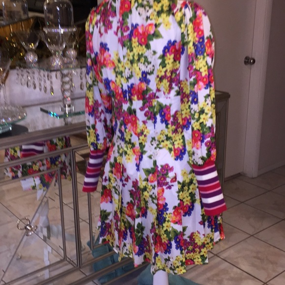 Beautiful Floral Dress - Picture 7 of 8